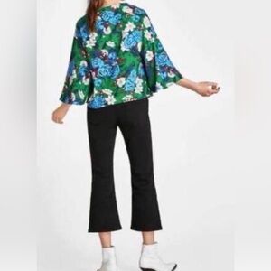 ⚡️ZARA Floral Flowing Blouse with Pearl Buttons bell sleeves SZ M (343)